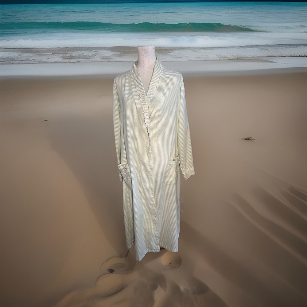 Charter Club  Robe Sz L Women's Cotton Lace Floral Embroidered Searsucker Stripe